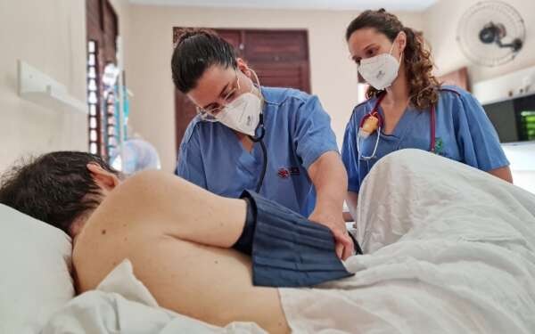 Hospitais da Rede Sesa discutem cuidados paliativos no mês de outubro