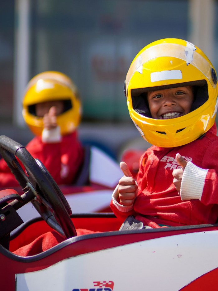 Crianças do Cras fazem visita especial ao Speed Park