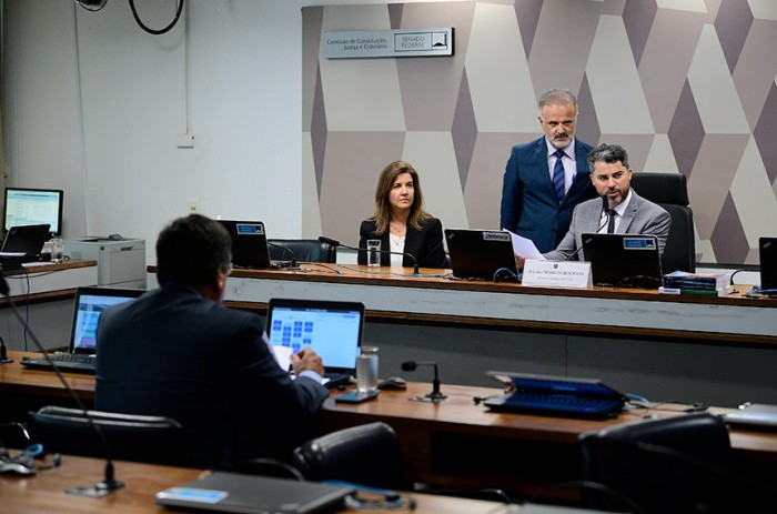 Senadores leem relatórios de indicados ao STJ; sabatinas ficam para próxima quarta