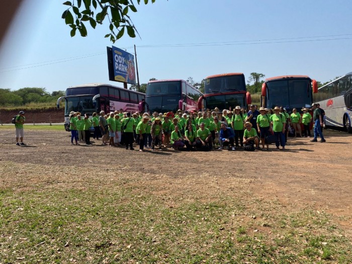 Prefeitura de Ibaiti promove passeio com Grupo da Melhor Idade para Ody Park em Maringá