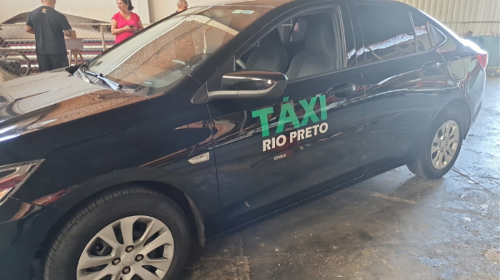 Trânsito abre vagas para remanejamento de taxistas