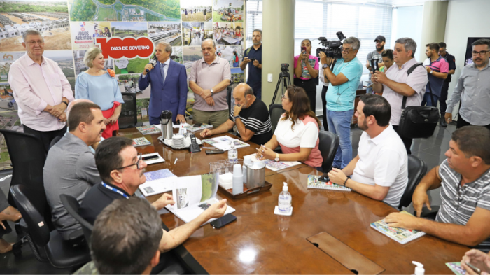 Em reunião, governo presta conta de 1.000 dias de administração